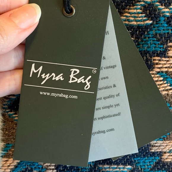 NWT Mrya cowhide saddle blanket and canvas bag - Picture 2 of 4